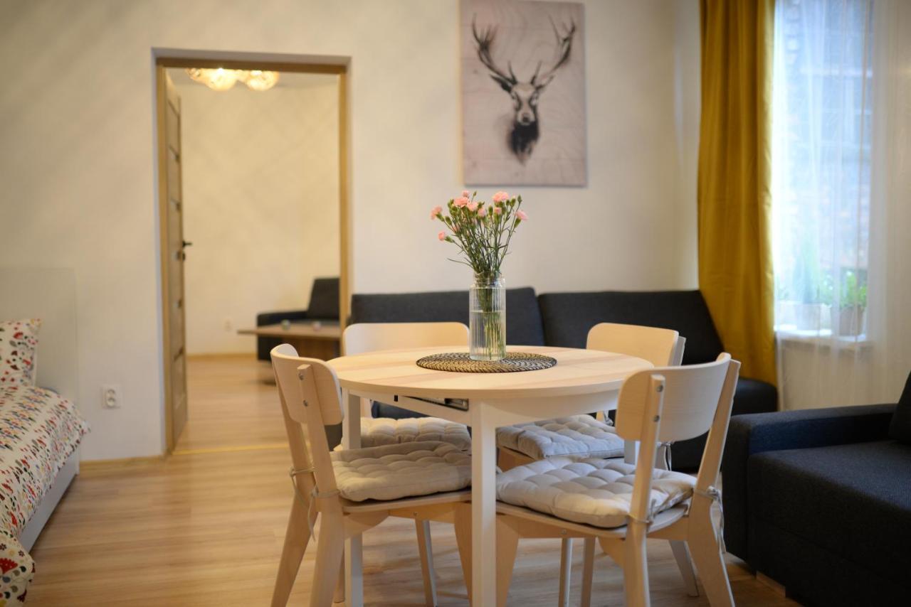 Apartment Wood *